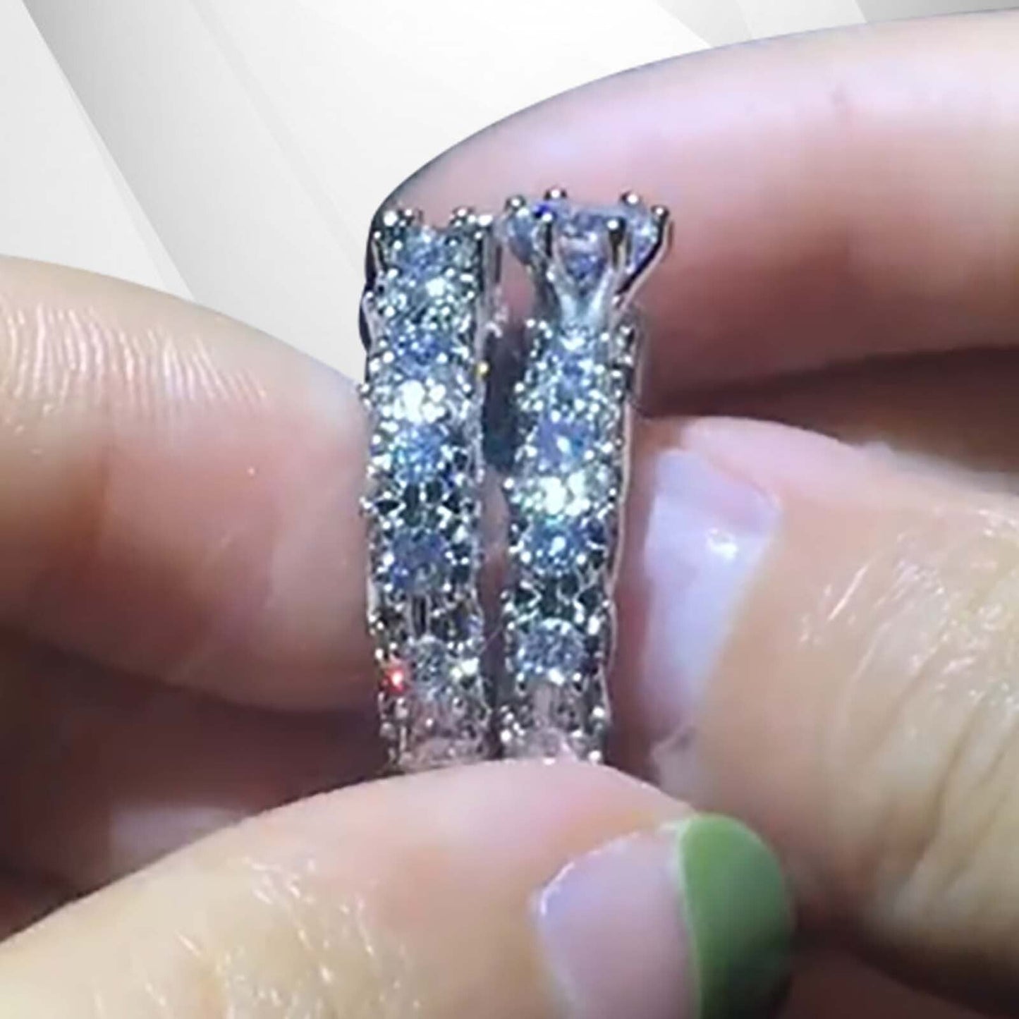 2.5Ct Total 25 CZ Diamonds Solitaire Bridal Engagement Ring 18K White Gold Over