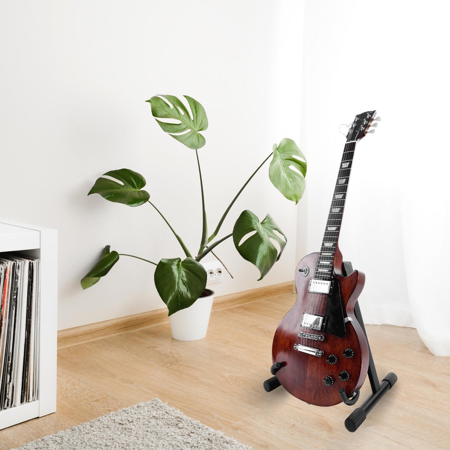 Collapsible Guitar Stand