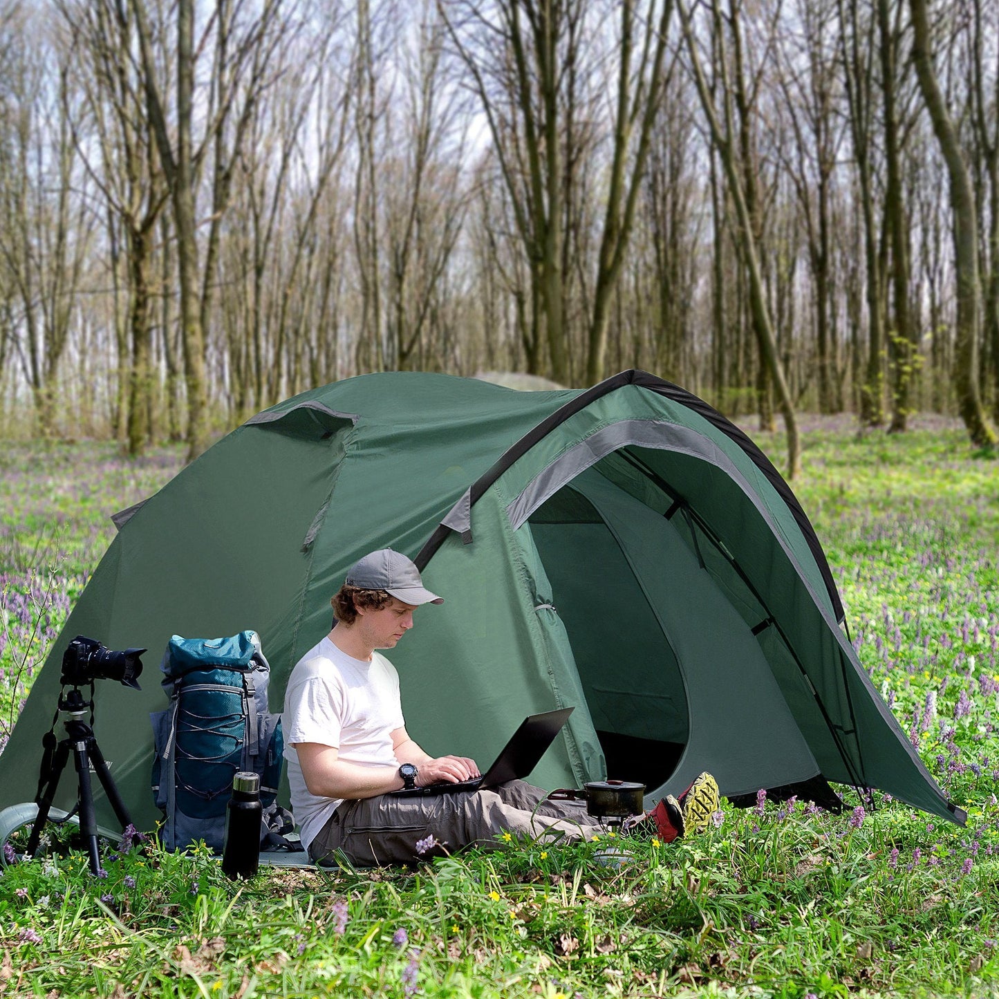 Compact Camping Tent w/ Vestibule & Mesh Vents for Hiking Green Outsunny
