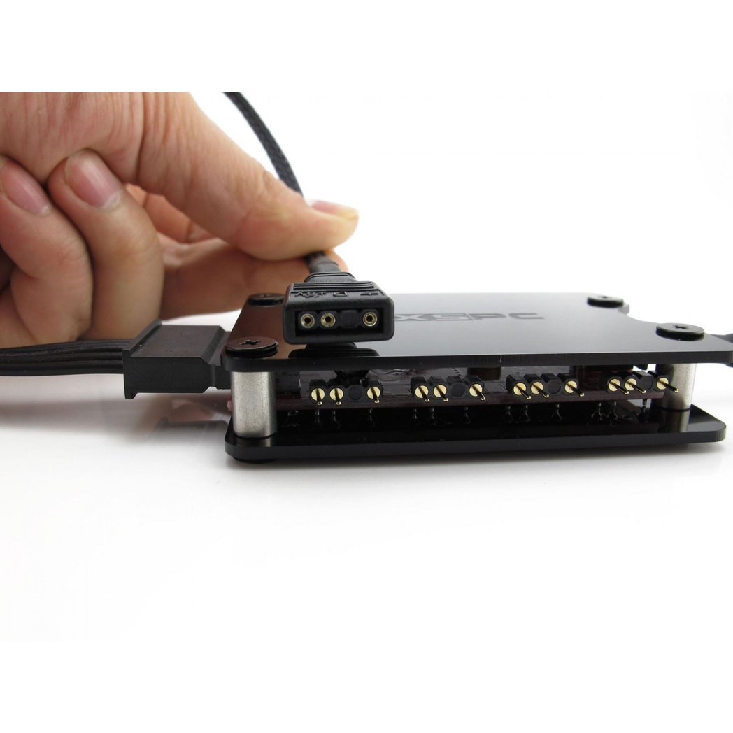 XSPC 8 Way, 3Pin, 5V, Addressable RGB Splitter Hub - SATA Powered (Black)