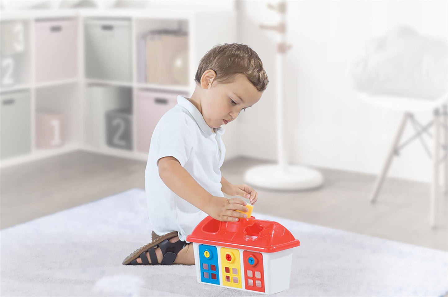 SOKA Shape Sorter Happy House with 5 Shapes, 3 Keys for Lockable Doors