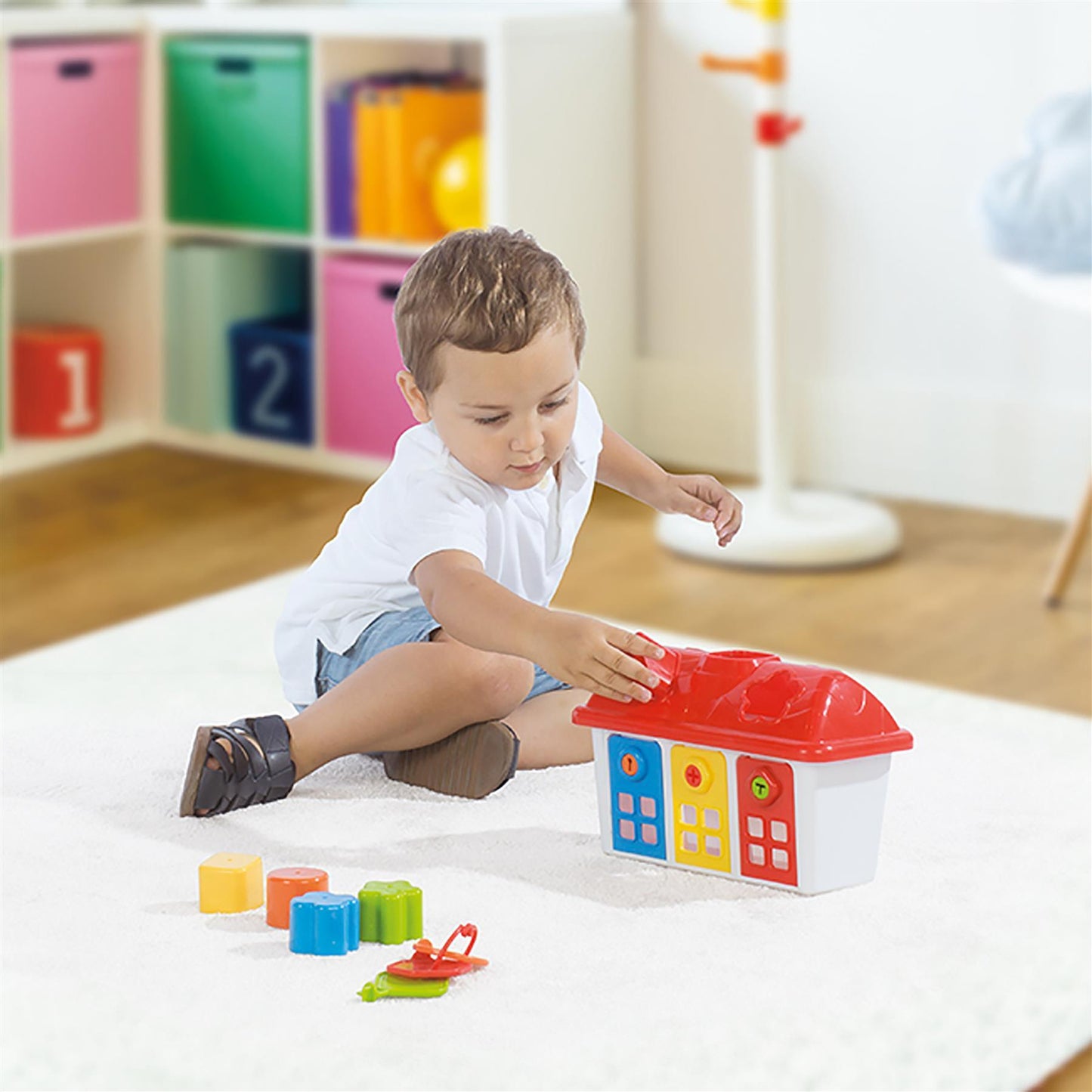 SOKA Shape Sorter Happy House with 5 Shapes, 3 Keys for Lockable Doors