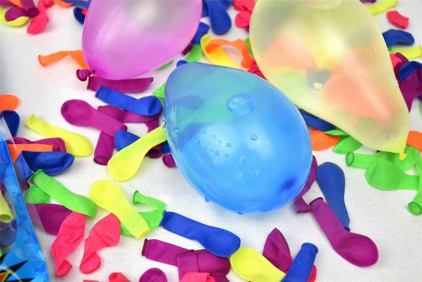 Aqua Shot Waterbomb Balloons Includes Nozzle Party Bag Fillers Toys Outdoor Garden